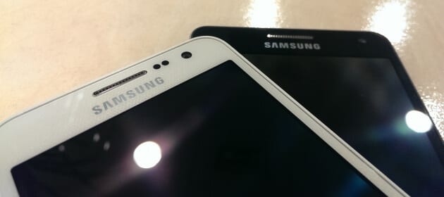 Samsung Galaxy A3 i A5 top